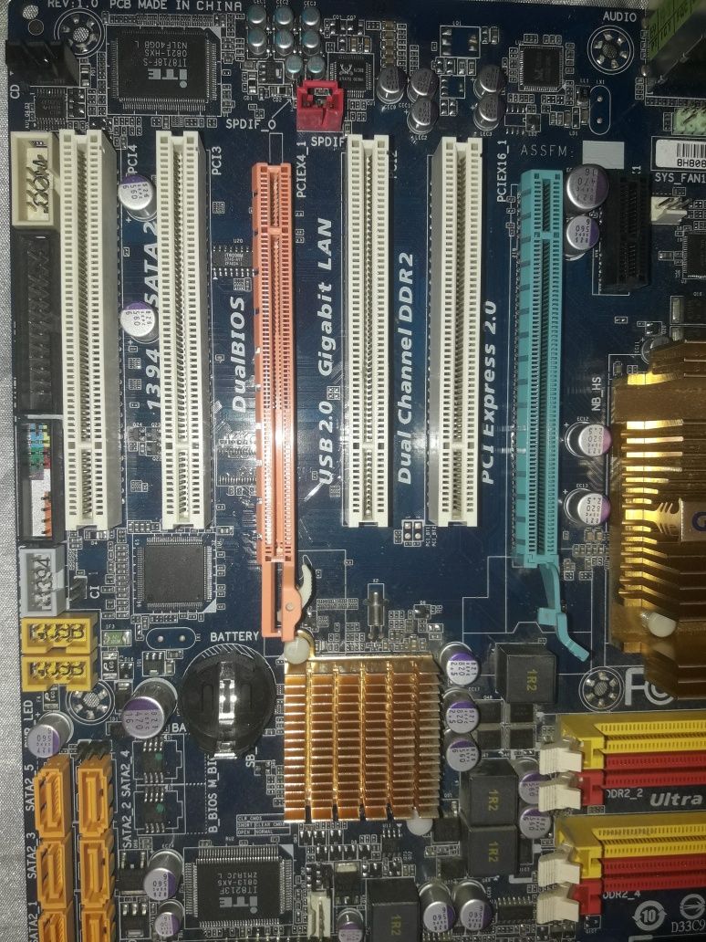 Ma plata ga-ep43-ds3 gigabyte procesor core 2 duo