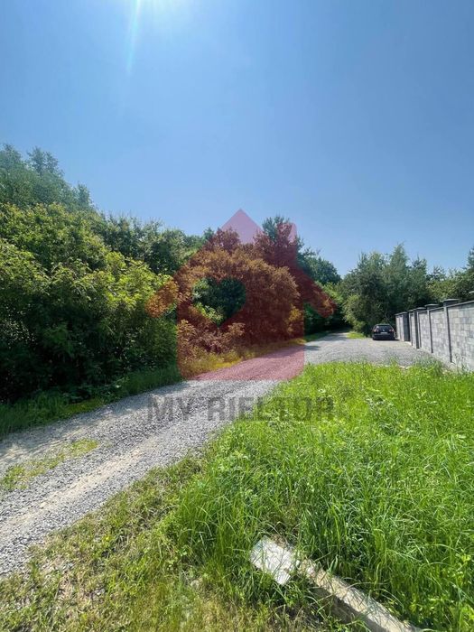 Продаж ділянки в с.Великі Лази!