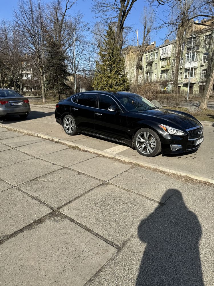 Infiniti Q70 Long 5.6