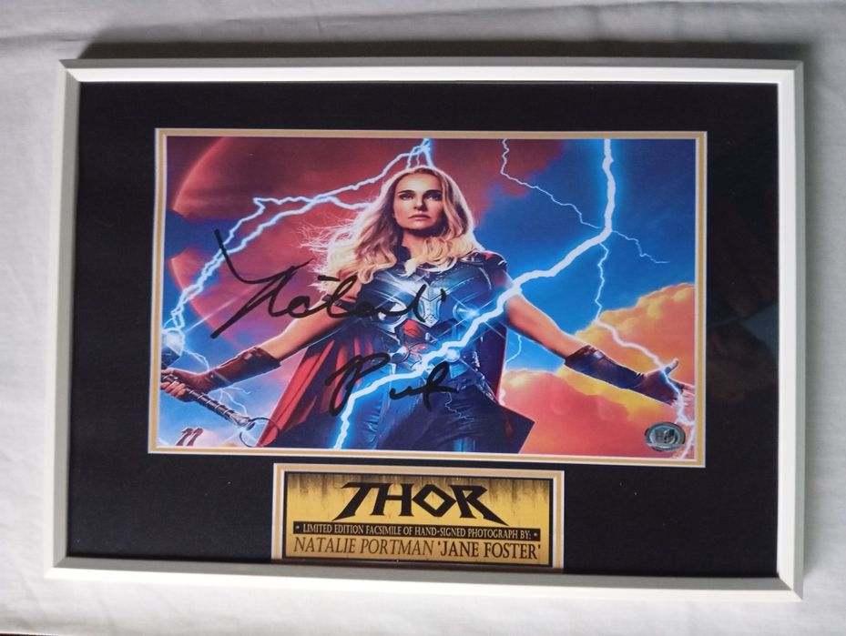 Moldura Filme Thor: Love And Thunder - Jane Foster com Autógrafo (A4)