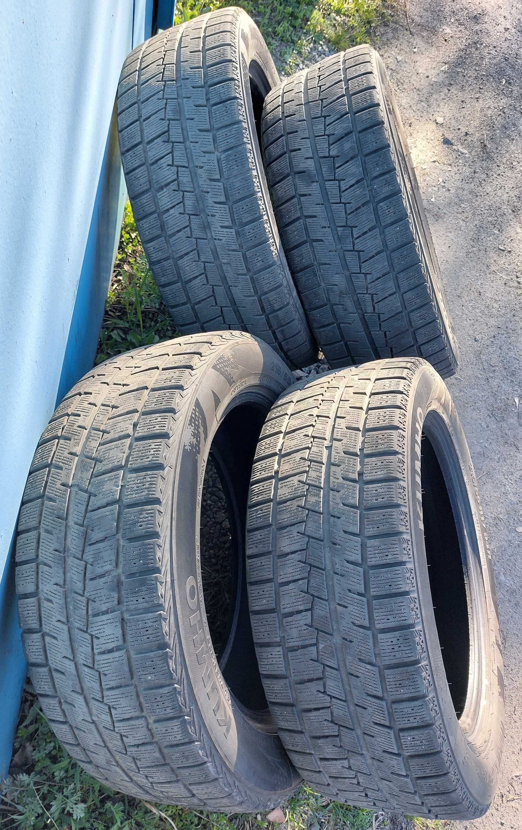 Продам комплект шин Kumho 215 55 17