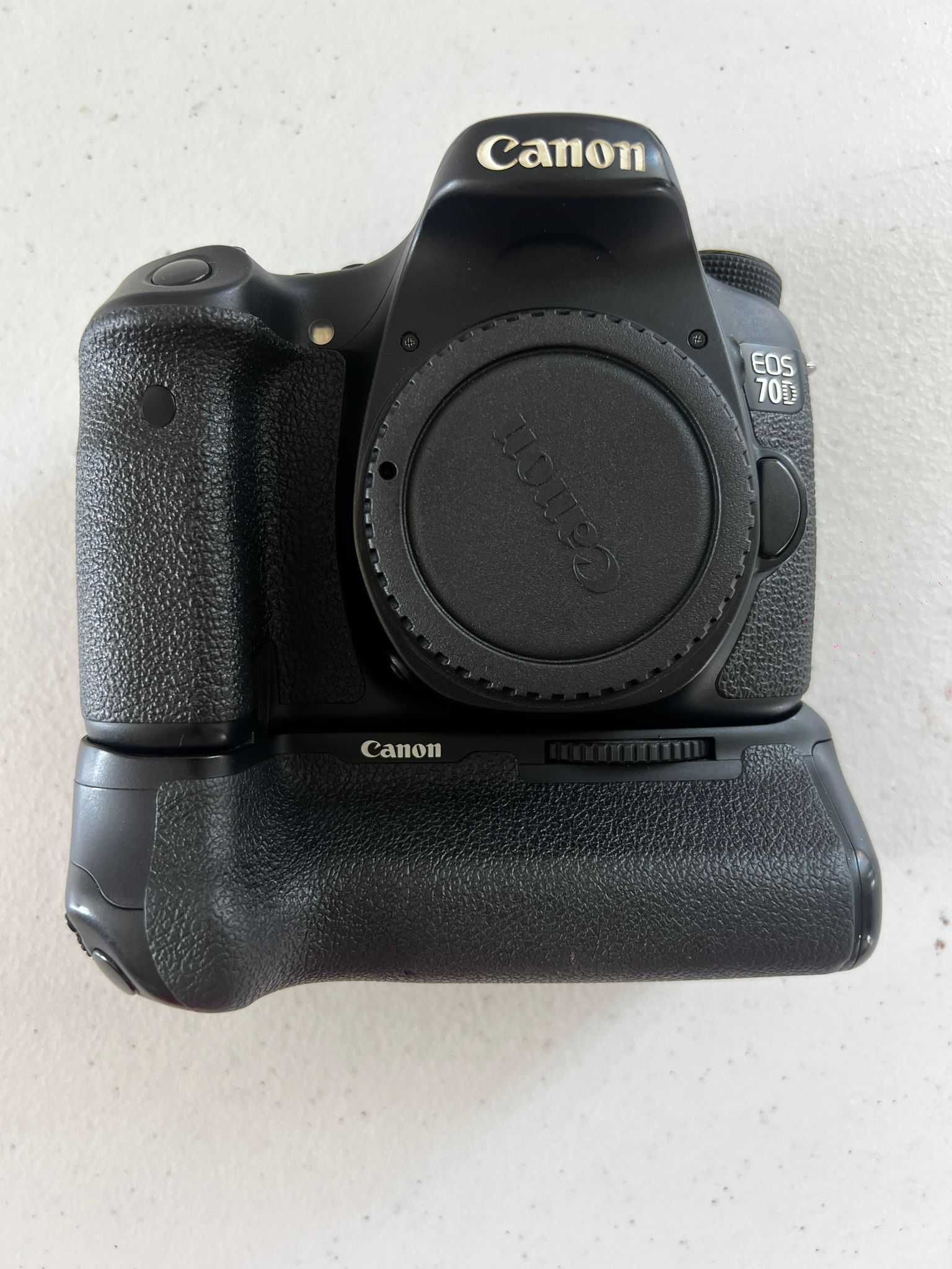 CANON EOS 70D Body com Battery Grip