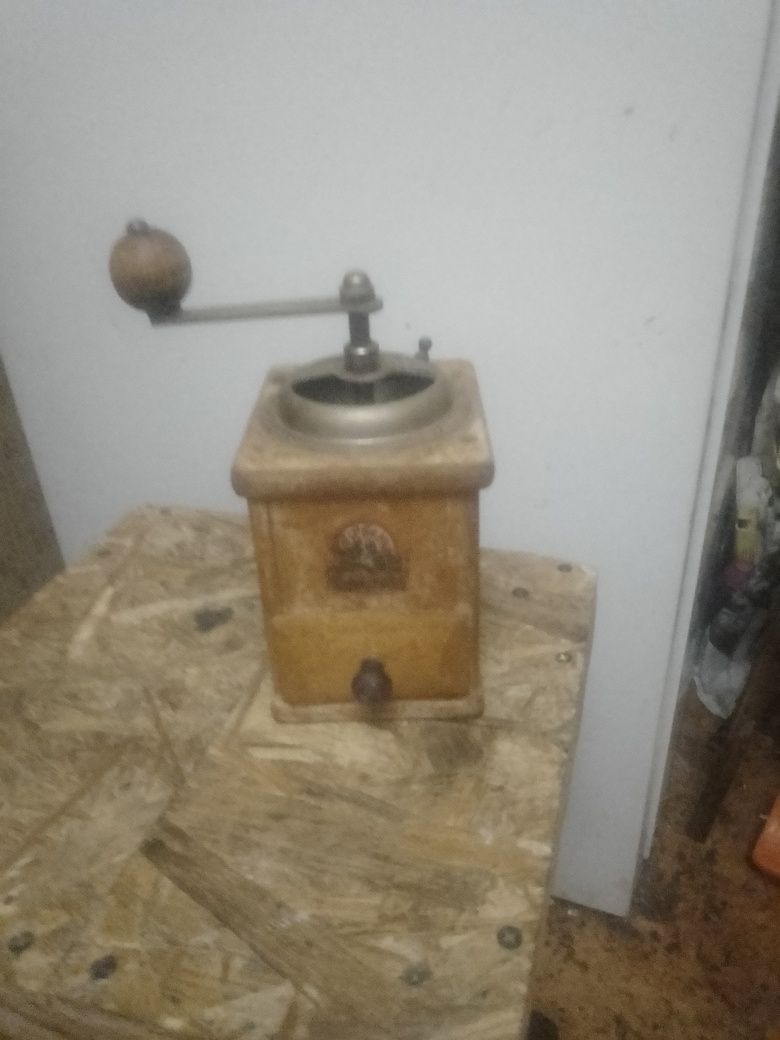 Немецкая старинная кофемолка