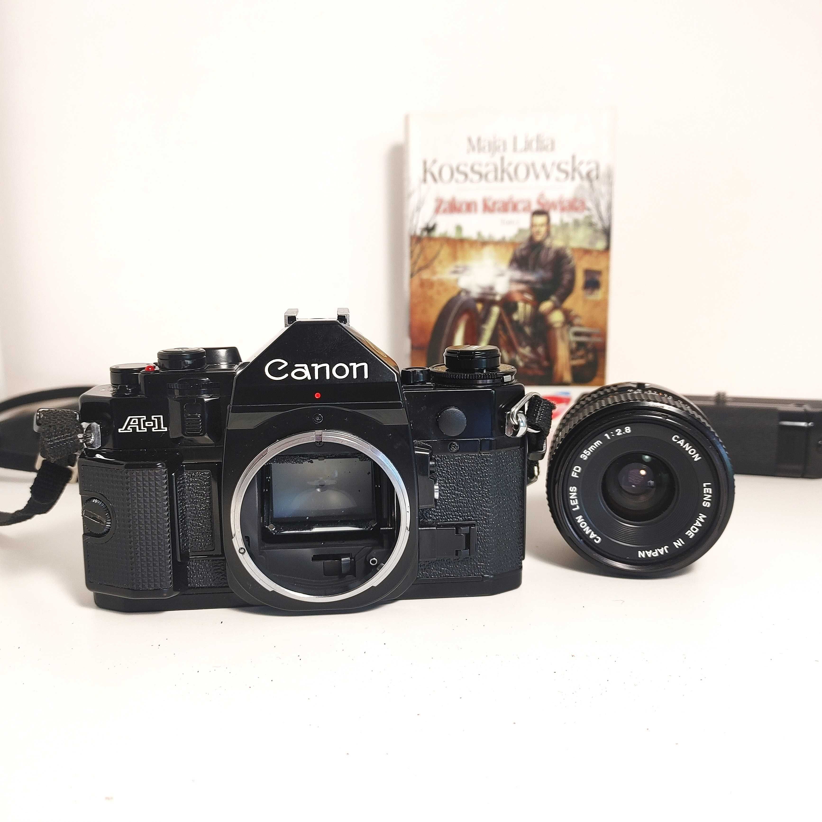 Lustrzanka analogowa CANON A-1 z Canon lens 35 mm 1:2,8 oraz Winder A