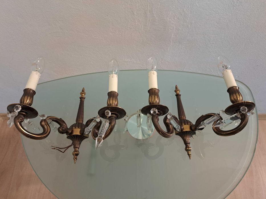 Kinkiet mosiężny odlew kanelowany trzon 2-ramienny kryształowy