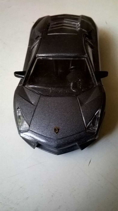 LAMBORGHINI REVENTON model metalowo-plastikowy; skala 1:43