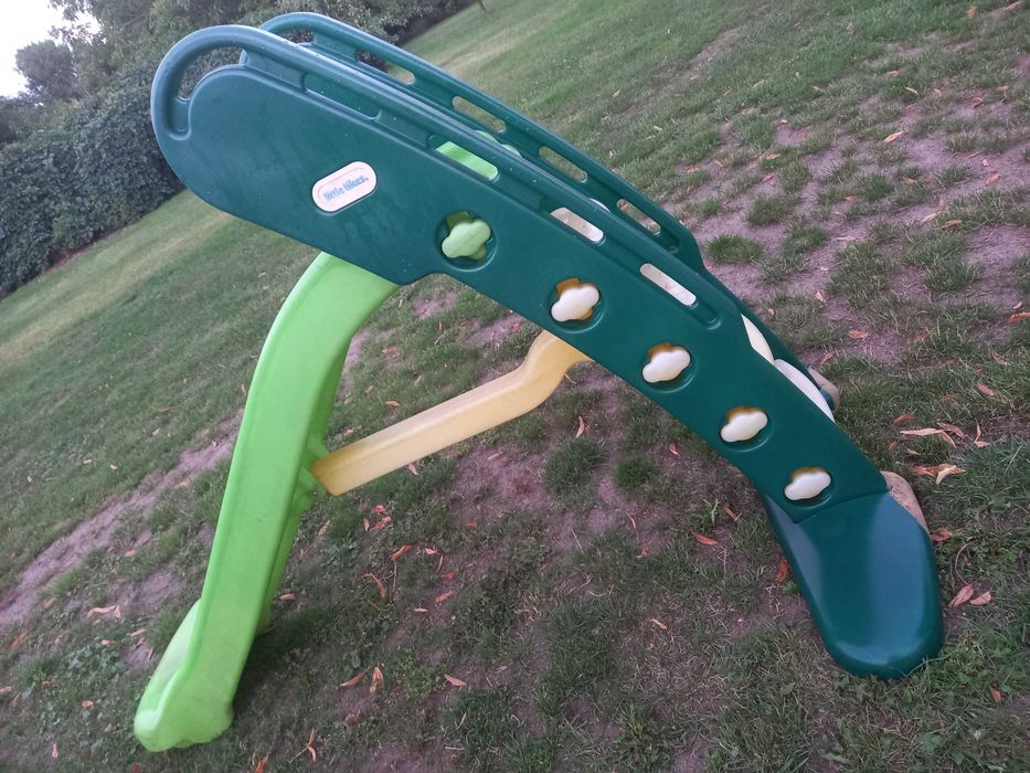 Zjeżdżalnia little tikes