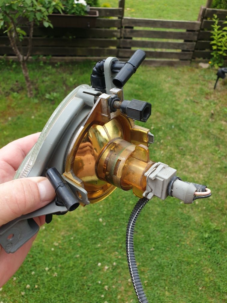 halogen zderzaka przedniego volvo V70II PRAWY  PRZÓD