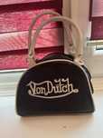 сумка Von Dutch — ретро стиль Y2K