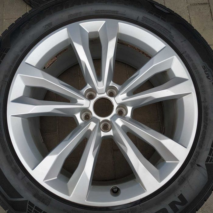 Диски R19 8.5J ET28 оригінал AUDI Ауди Q7 4M VW Touareg 2 CR