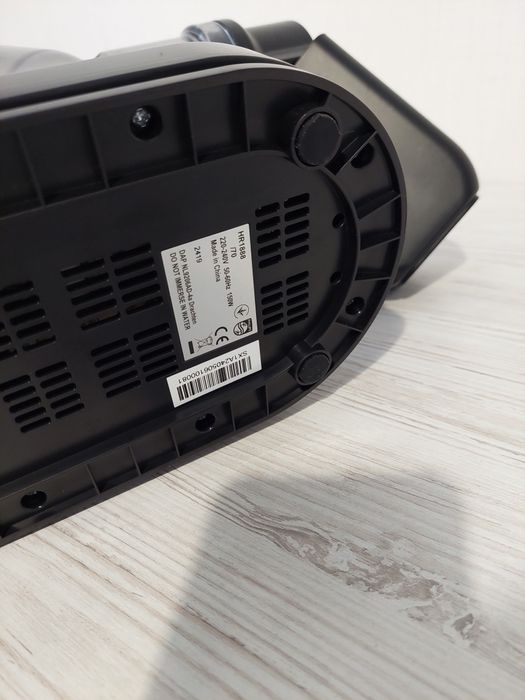 Продам соковитискач соковижималка PHILIPS HR1889/70