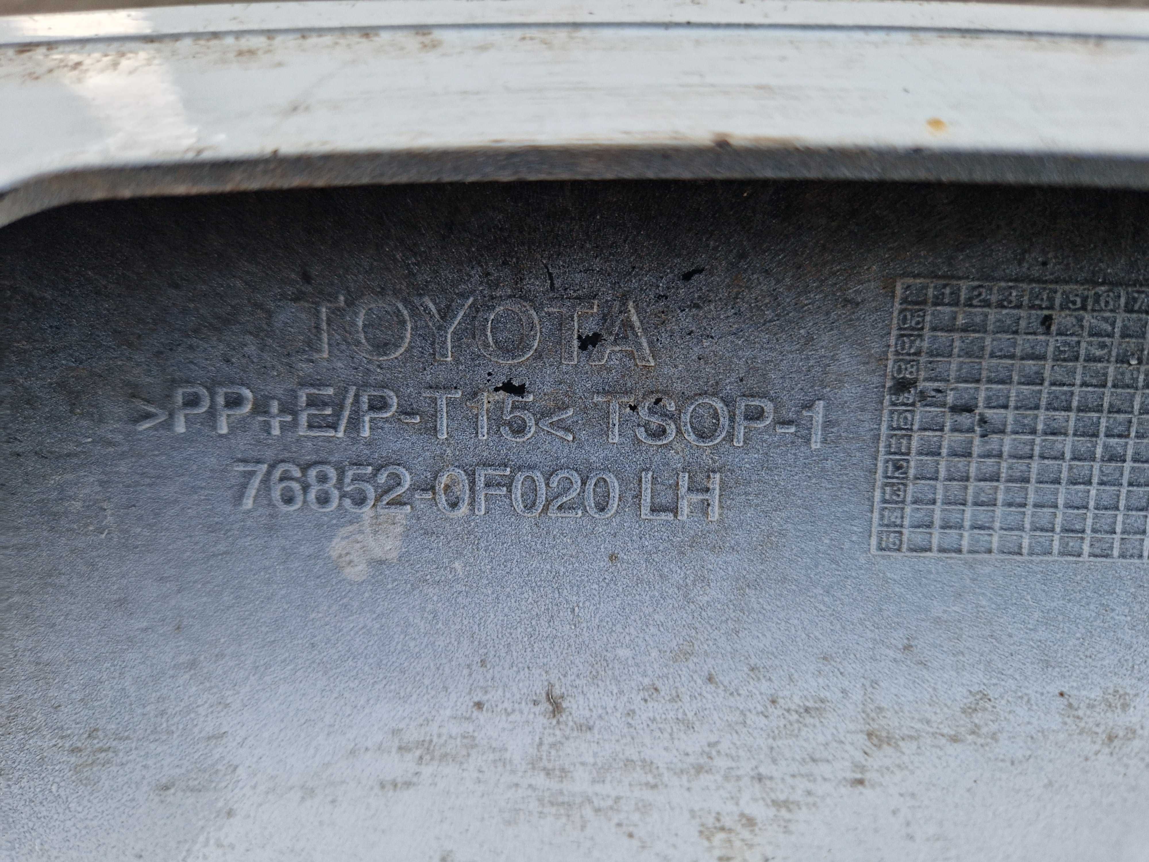 Dokładka hokej lewa zderzaka Toyota Corolla Verso II lift