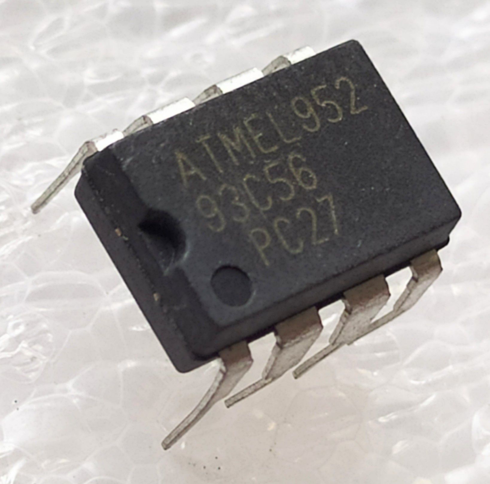 Чіп 93c46 93c56 dip-8 eeprom 93c66