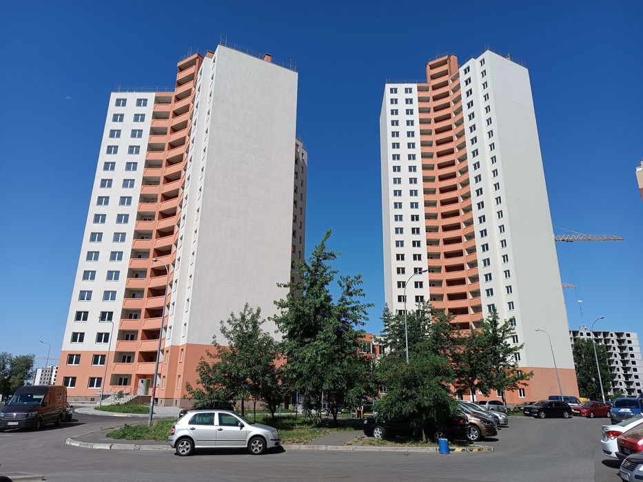 Трикімнатне житло в затишній новобудові на Троєщині