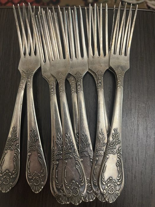 Столові мельхіорові вилки