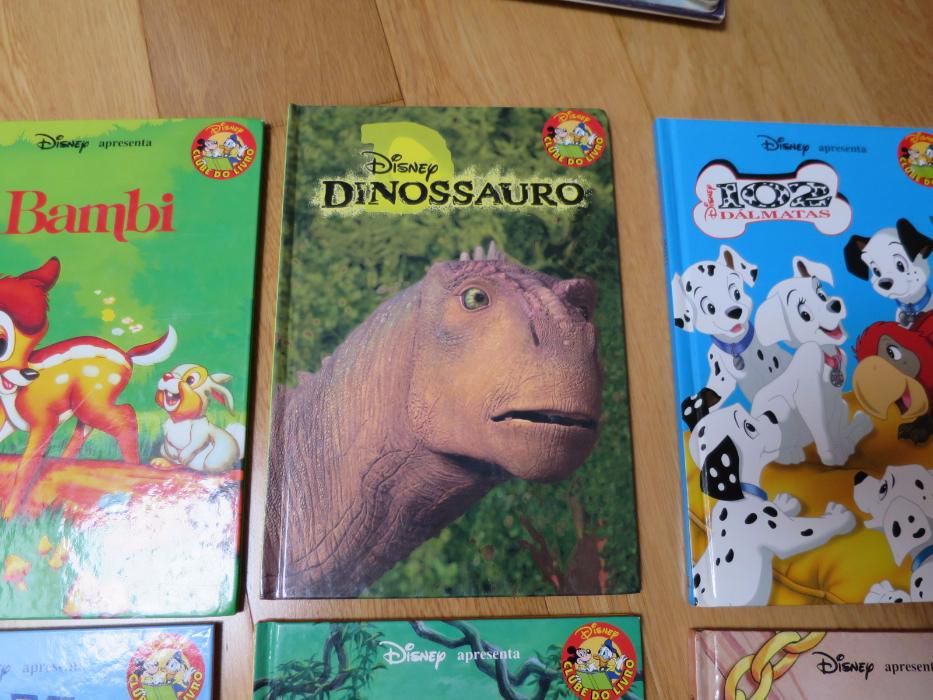 Vendo conjunto de 7 livros com histórias da disney