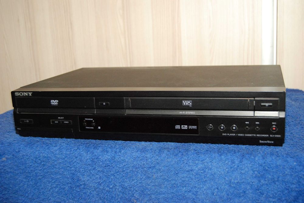 Magnetowid Combo Sony SLV-D930