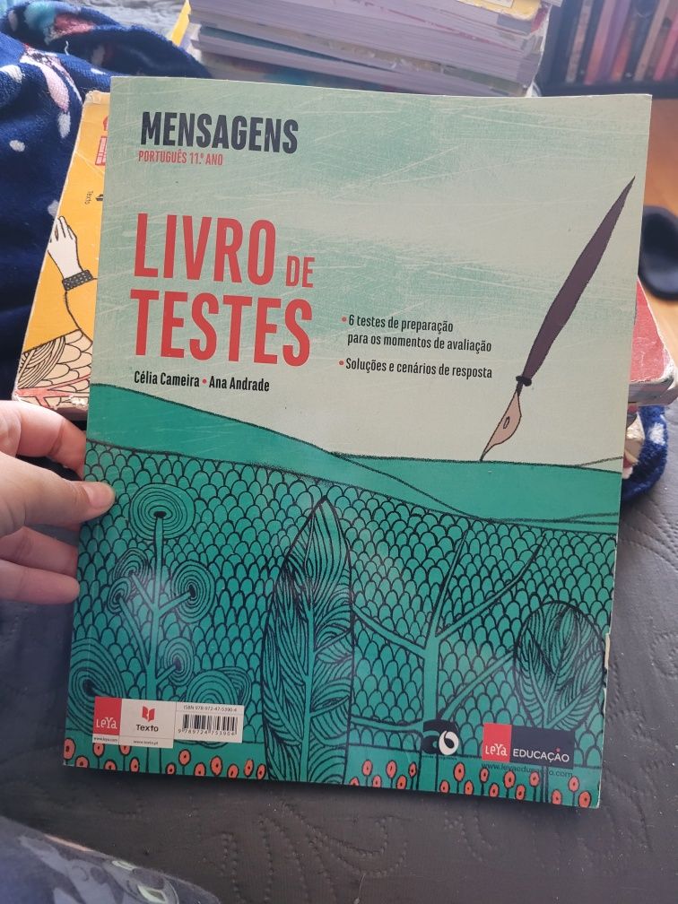 Caderno de atividades e livro de testes Português 11° ano