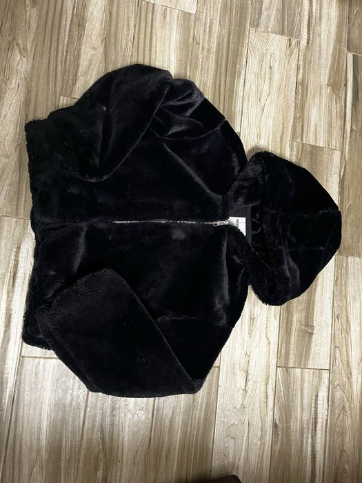 Черная шубка.