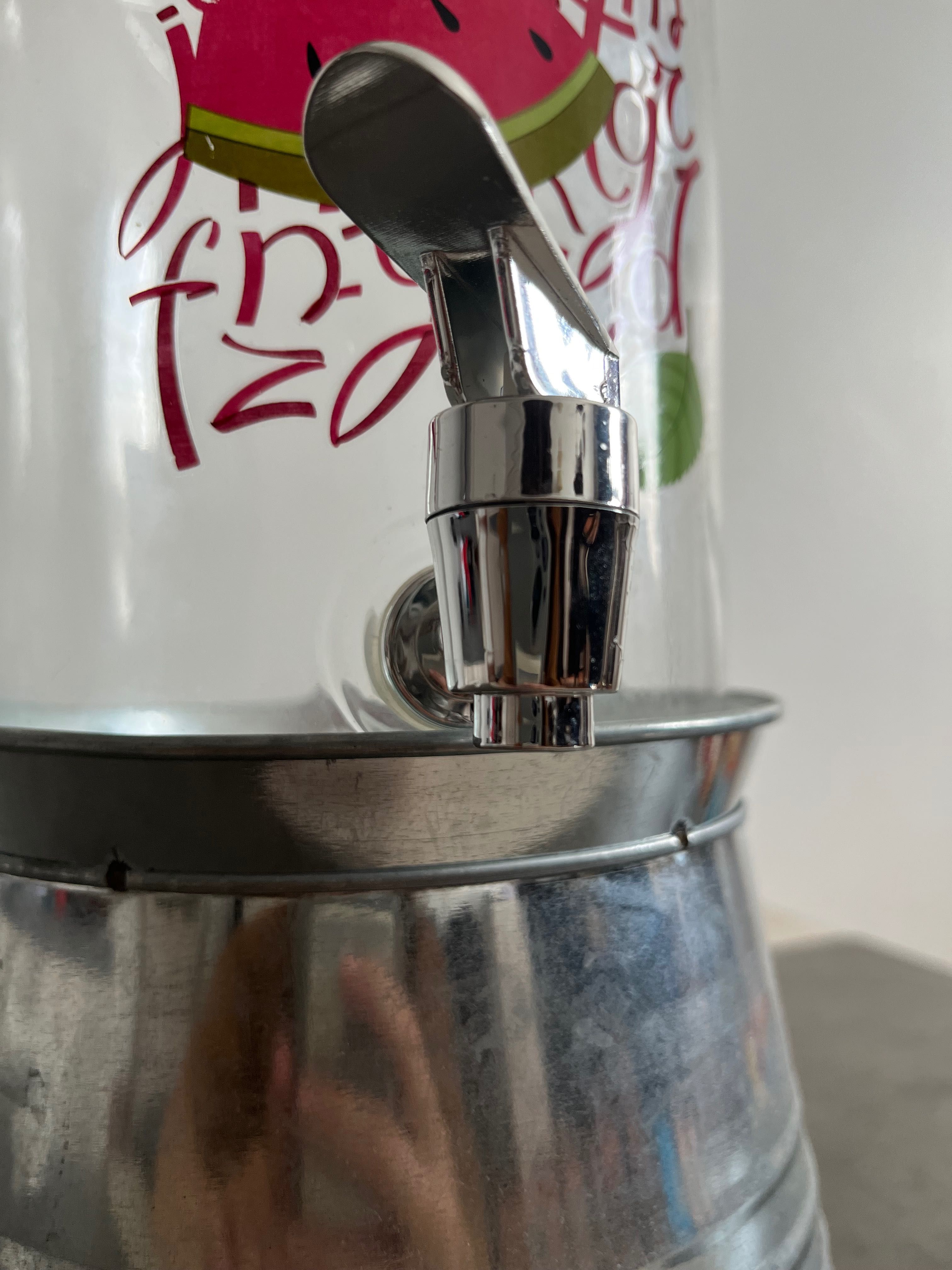 Frasco de vidro com torneira