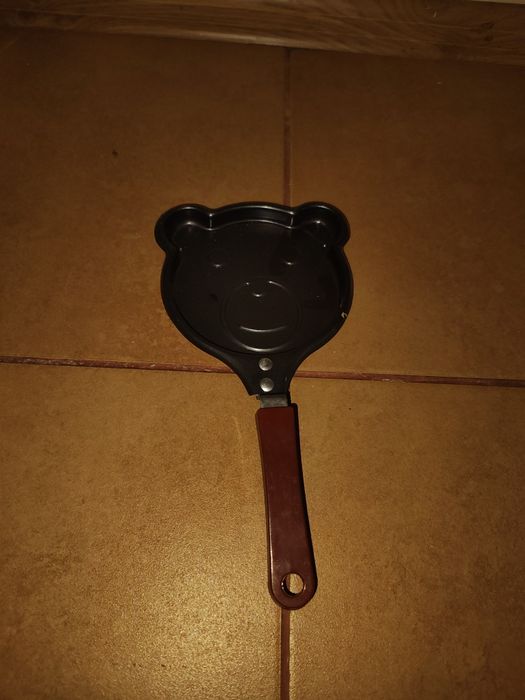 Forma na precelki i patelnia miś