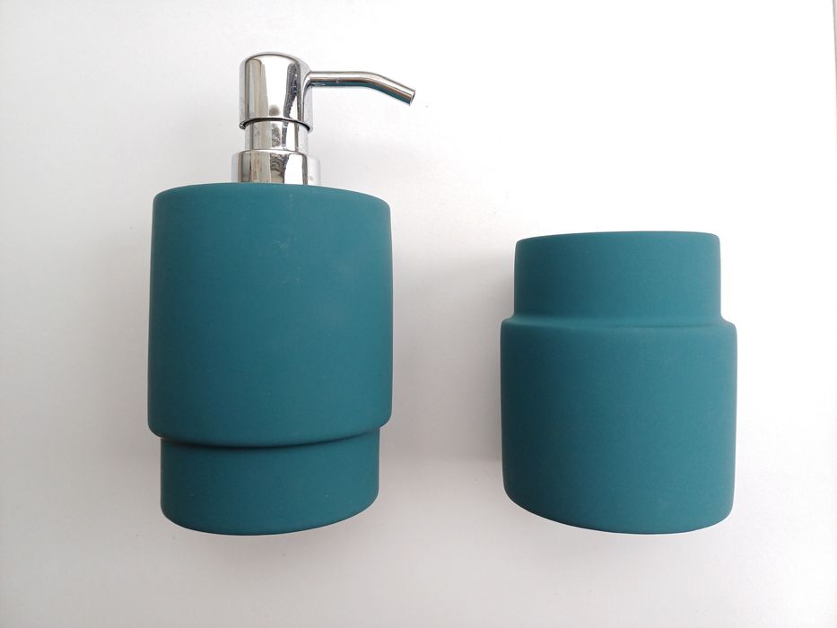 Doseador e copo da Zara Home