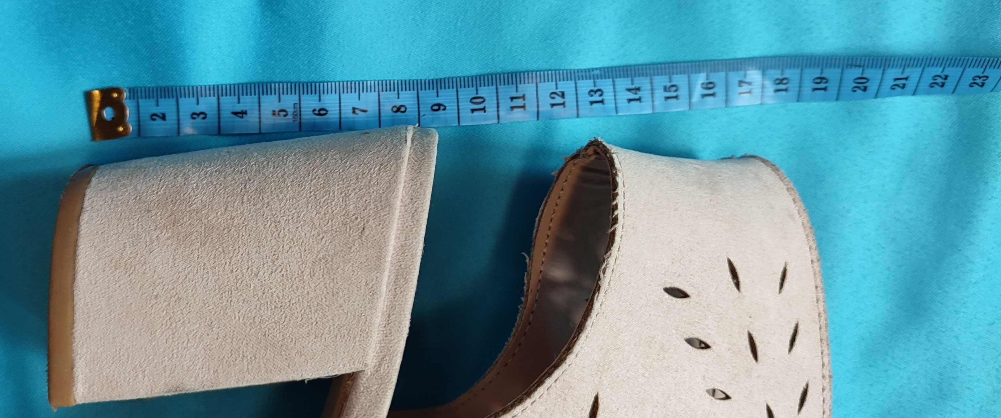 Buty - sandałki na koturnie wiązane rozm. 40/41