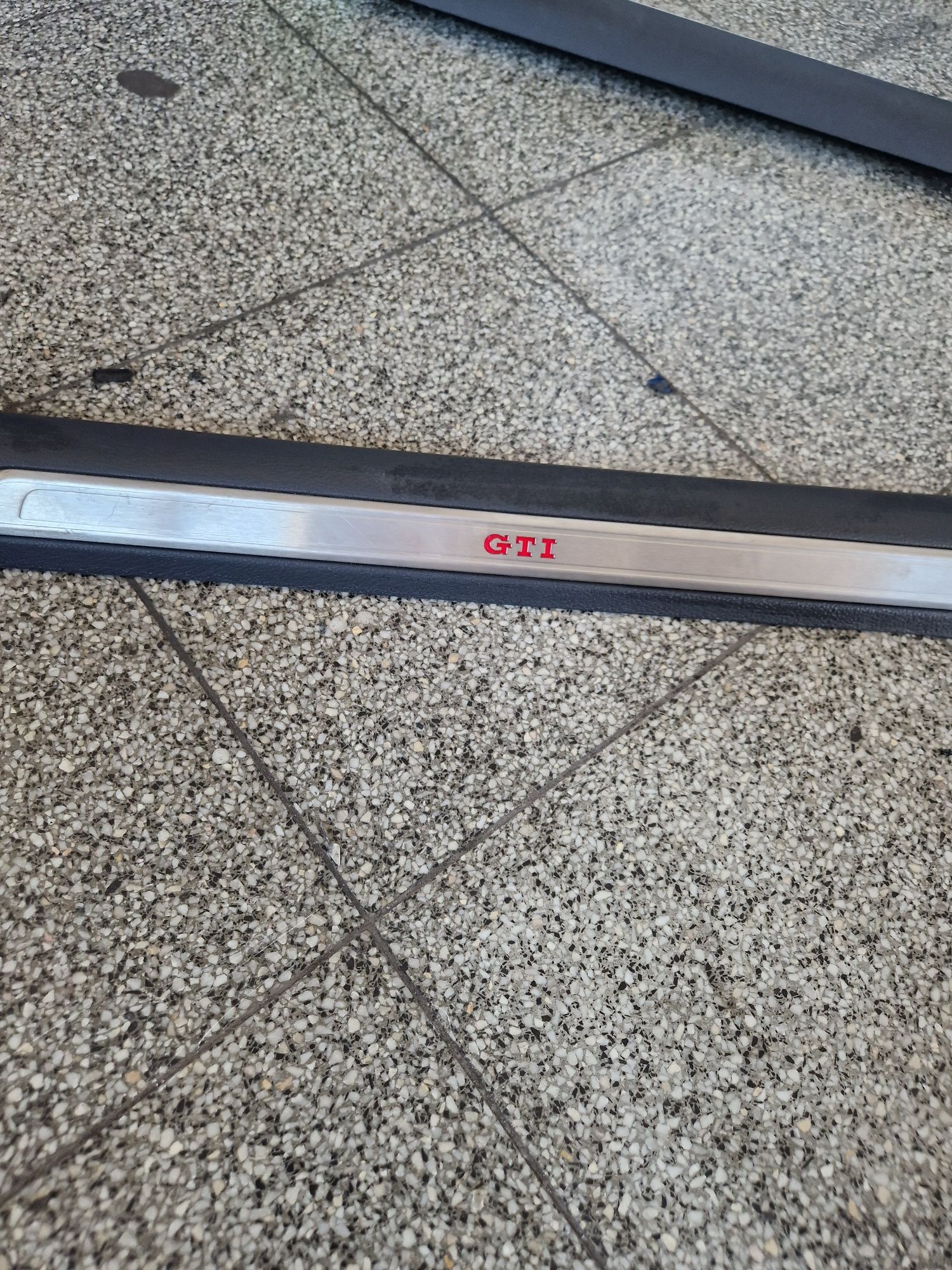 Nakładki progowe golf VII GTI