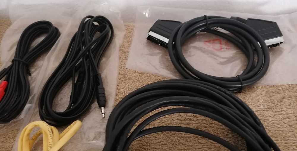 Cabos diversos uteis, ac,audio,skart,usb,vga (8 un)