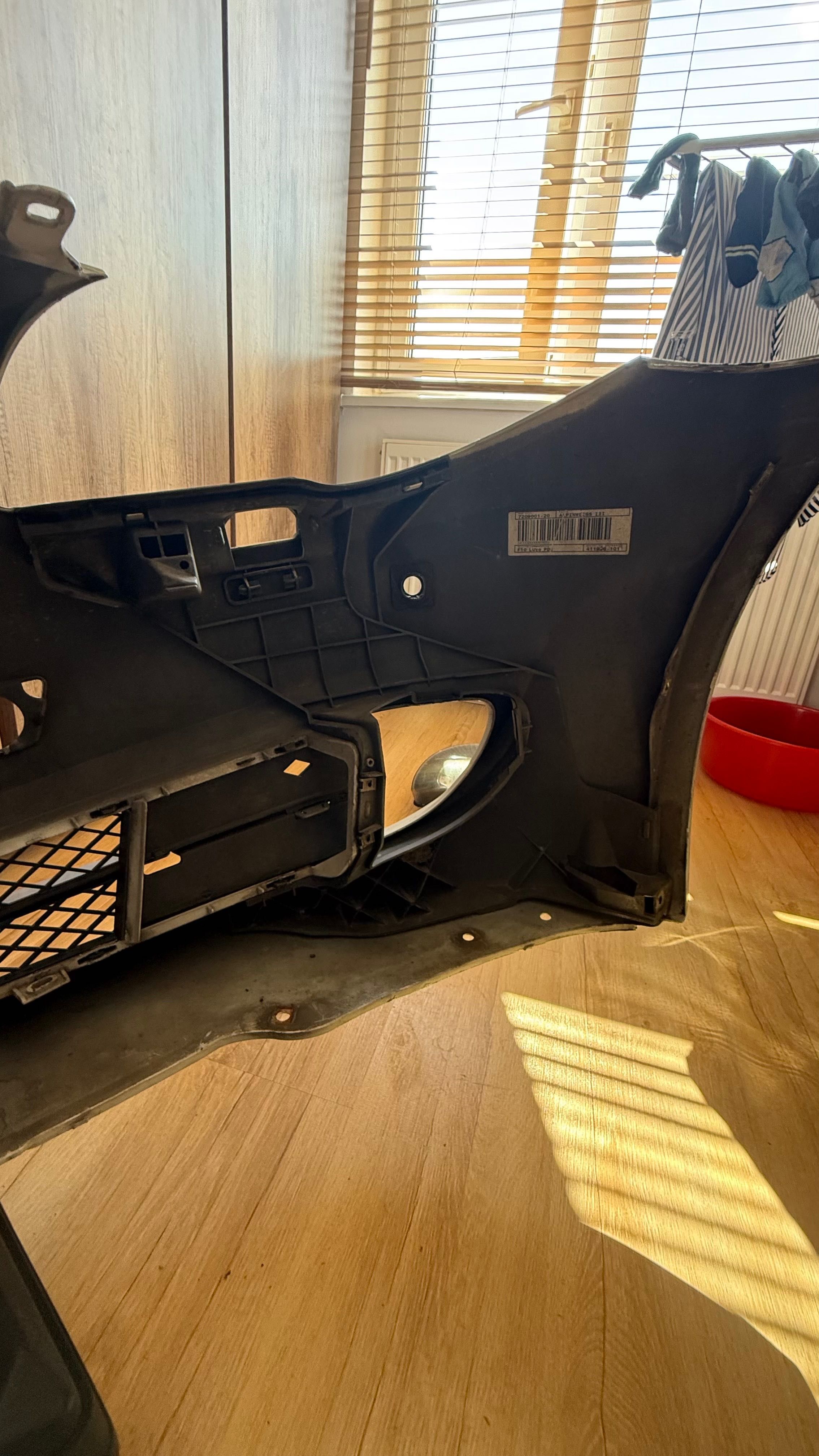BMW F10 - Zderzak przedni z halogenami i nerkami - komplet