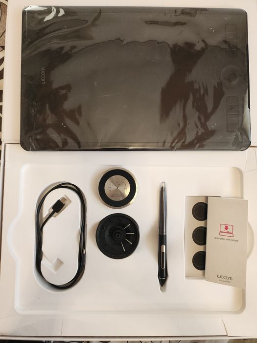 Графический планшет Wacom Intuos Pro Medium (PTH-660)

Продаю професси