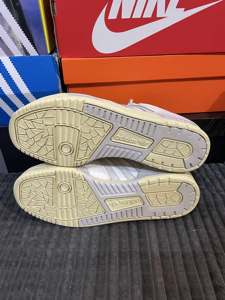 Чоловічі кросівки Adidas Rivalry Low 86 43(27,5см) оригінал