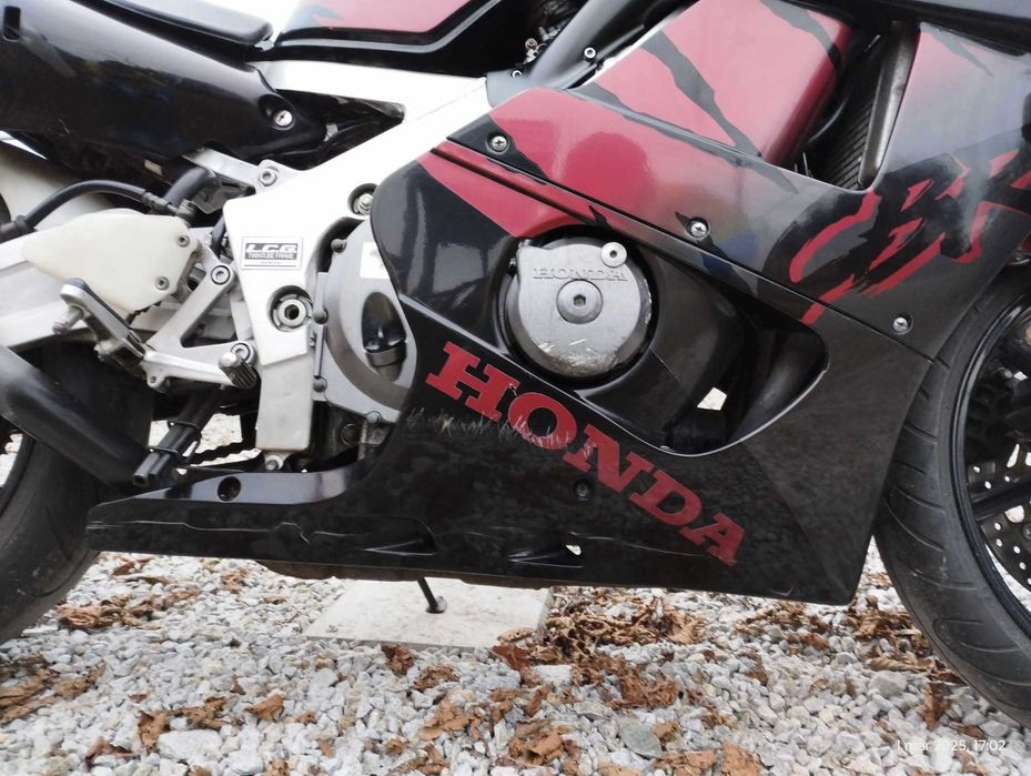 Honda CBR400 RR Fireblade - z rodziny kultowych SC28, rywal ZXR400