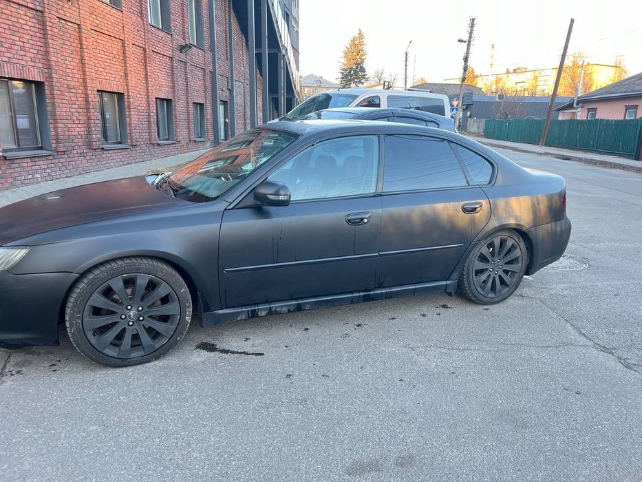 Автомобіль Субару легасі