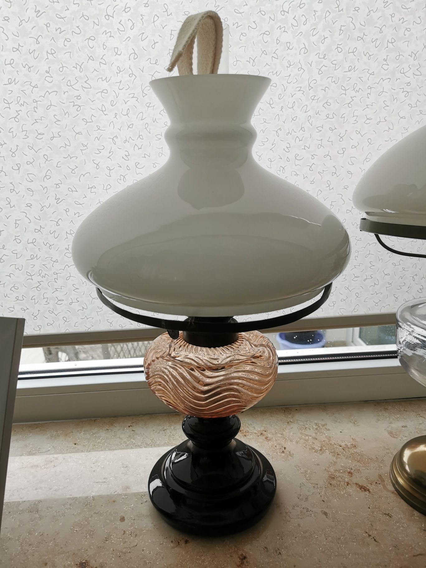 Lampa naftowa piękna - różowe szkło
