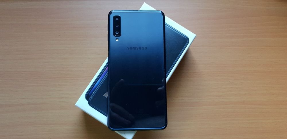 Продам Samsung Galaxy A7