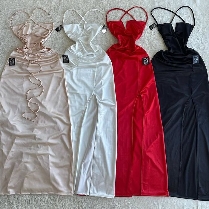 сукня чорна на зав'язках