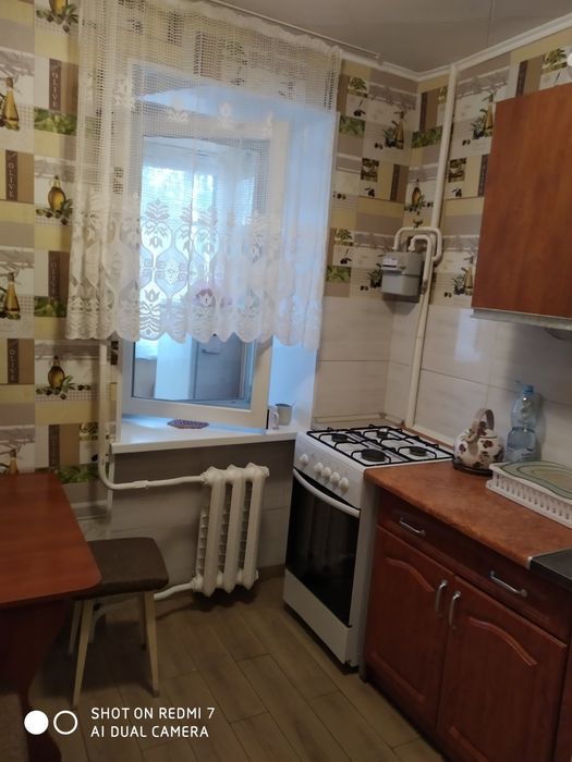 Заболотного/Добровольского, квартира с большим балконом 2эт (газ)