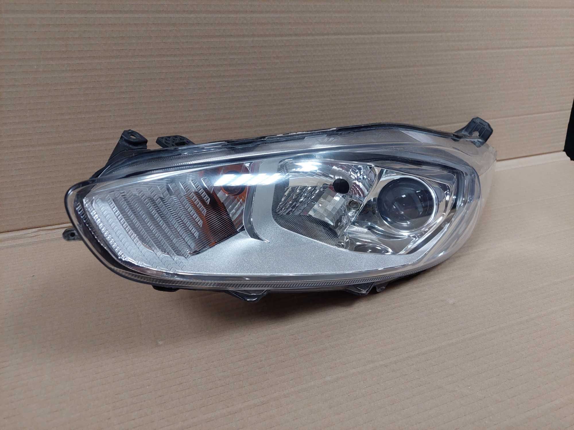 Ford Fiesta MK7 LIFT 13-17r lampa przód przednia lewa soczewka BDB EU