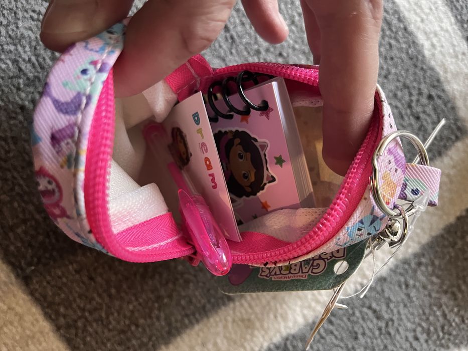 Zawieszka do plecaka Gabi Dollhouse