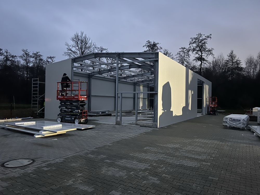 Hala przemysłowa hale magazynowe produkcja i montaż  IPE 240