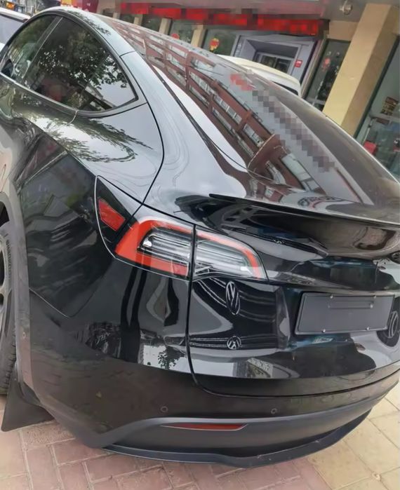 Спойлер Tesla Model 3