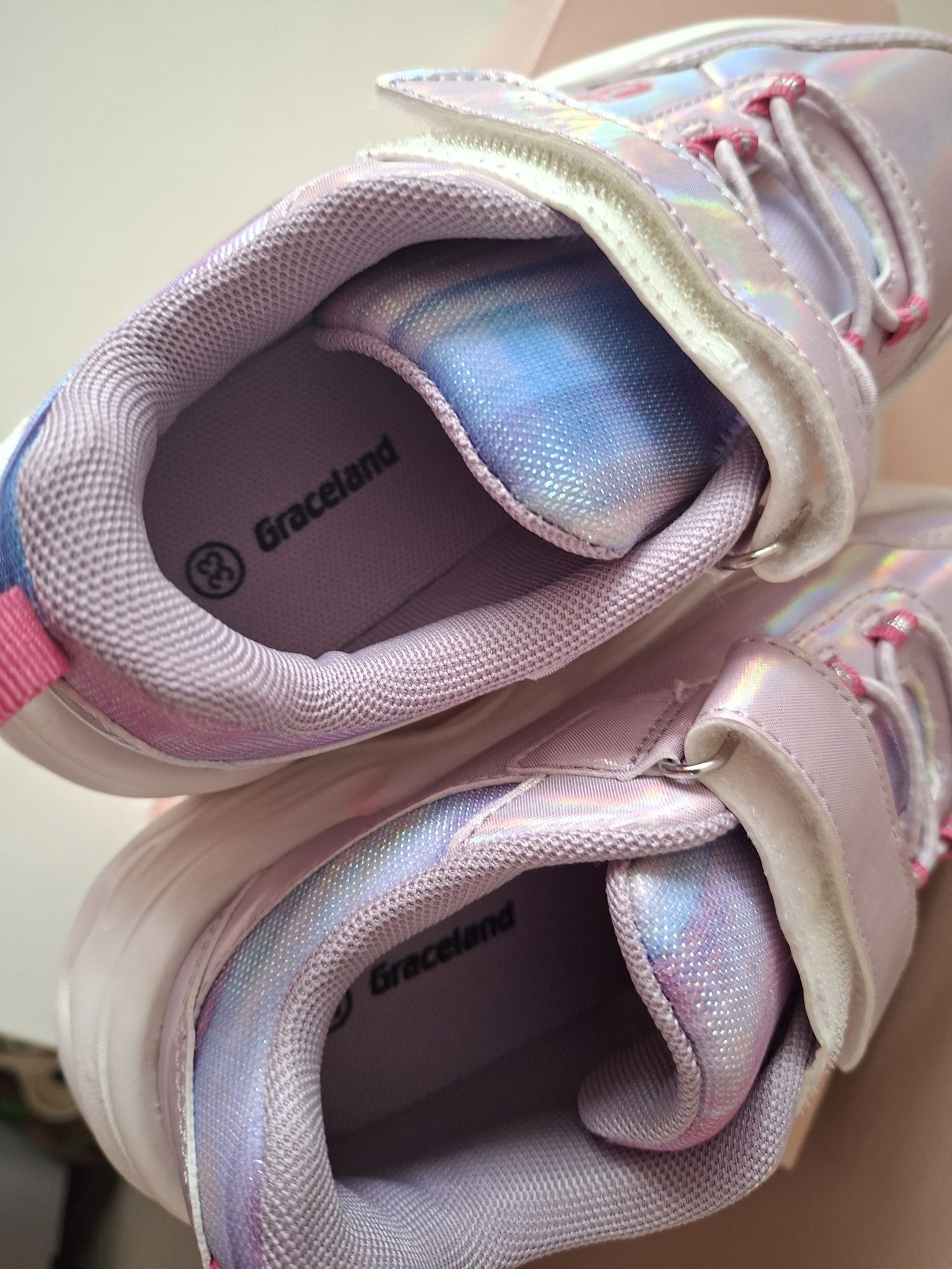 Sportowe buty dziewczęce r.33