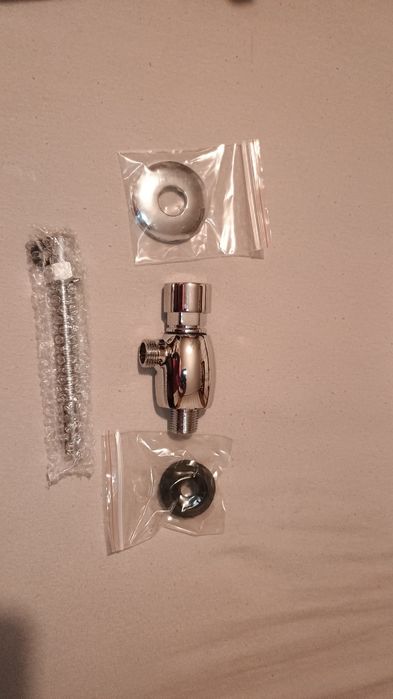 Zawór czasowy do pisuaru.