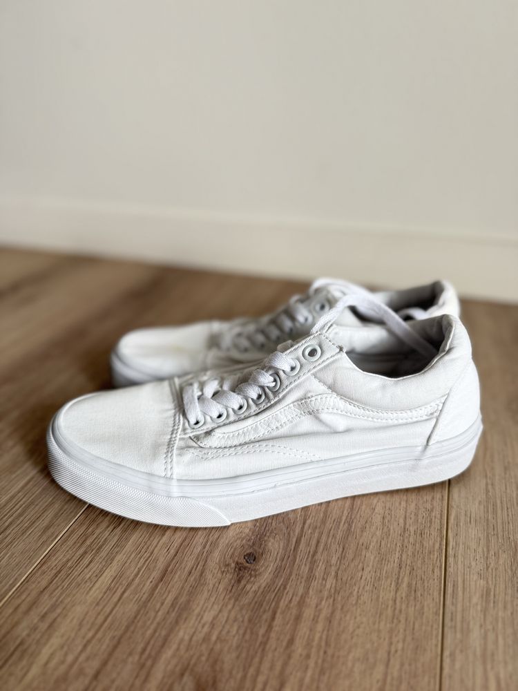 Кеди оригінальні білі Vans 39р