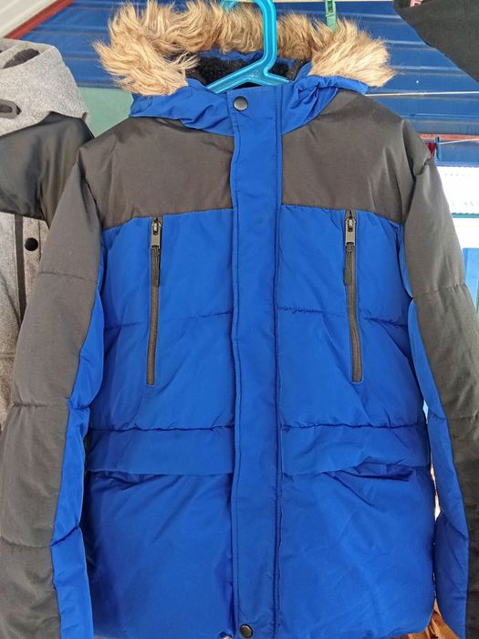 Зимова куртка на хлопчика в гарному стані зріст 147