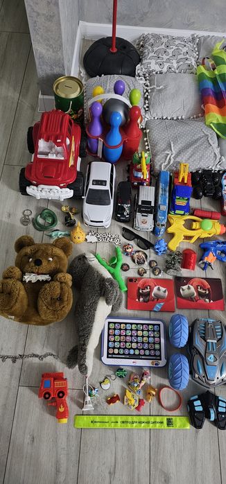 Іграшки дитячі одним лотом