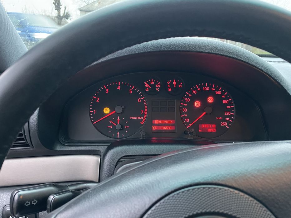 Audi A4 Автомат 2.4 v6