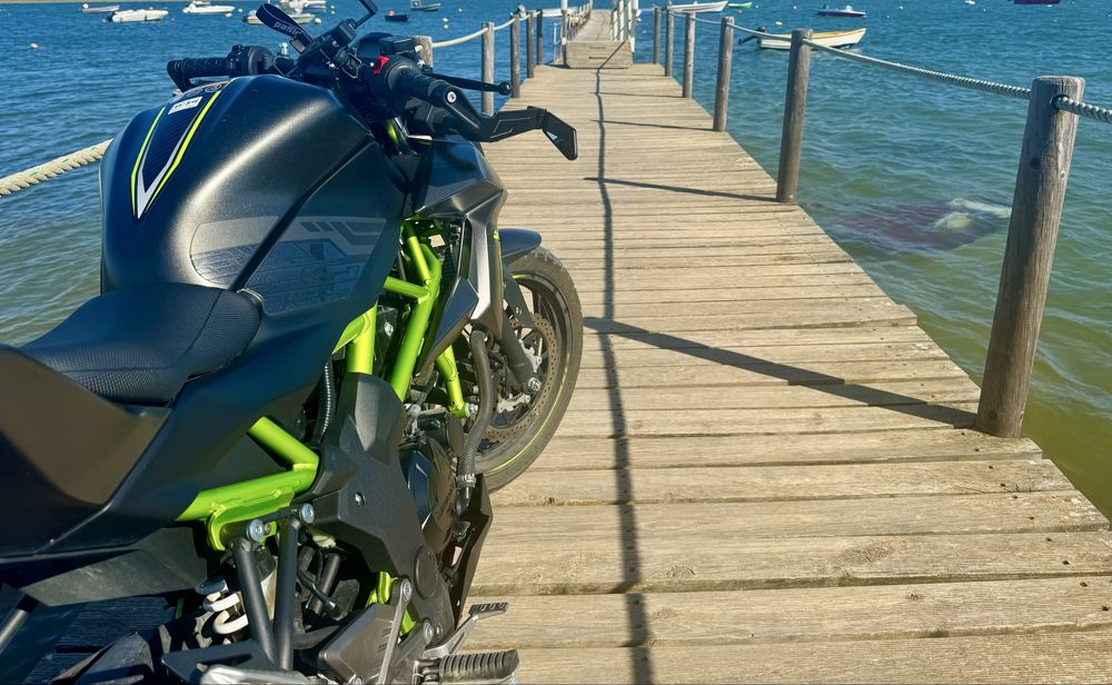 Kawasaki Z125  com 10 meses e 6000 km