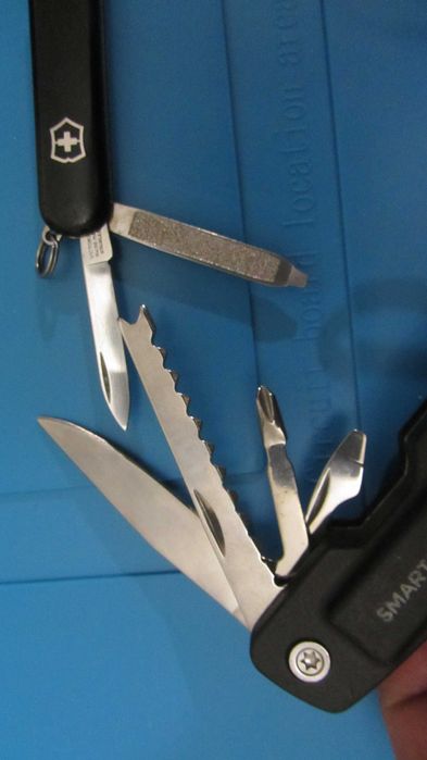 Victorinox Classic  + мультитул. Одним лотом.